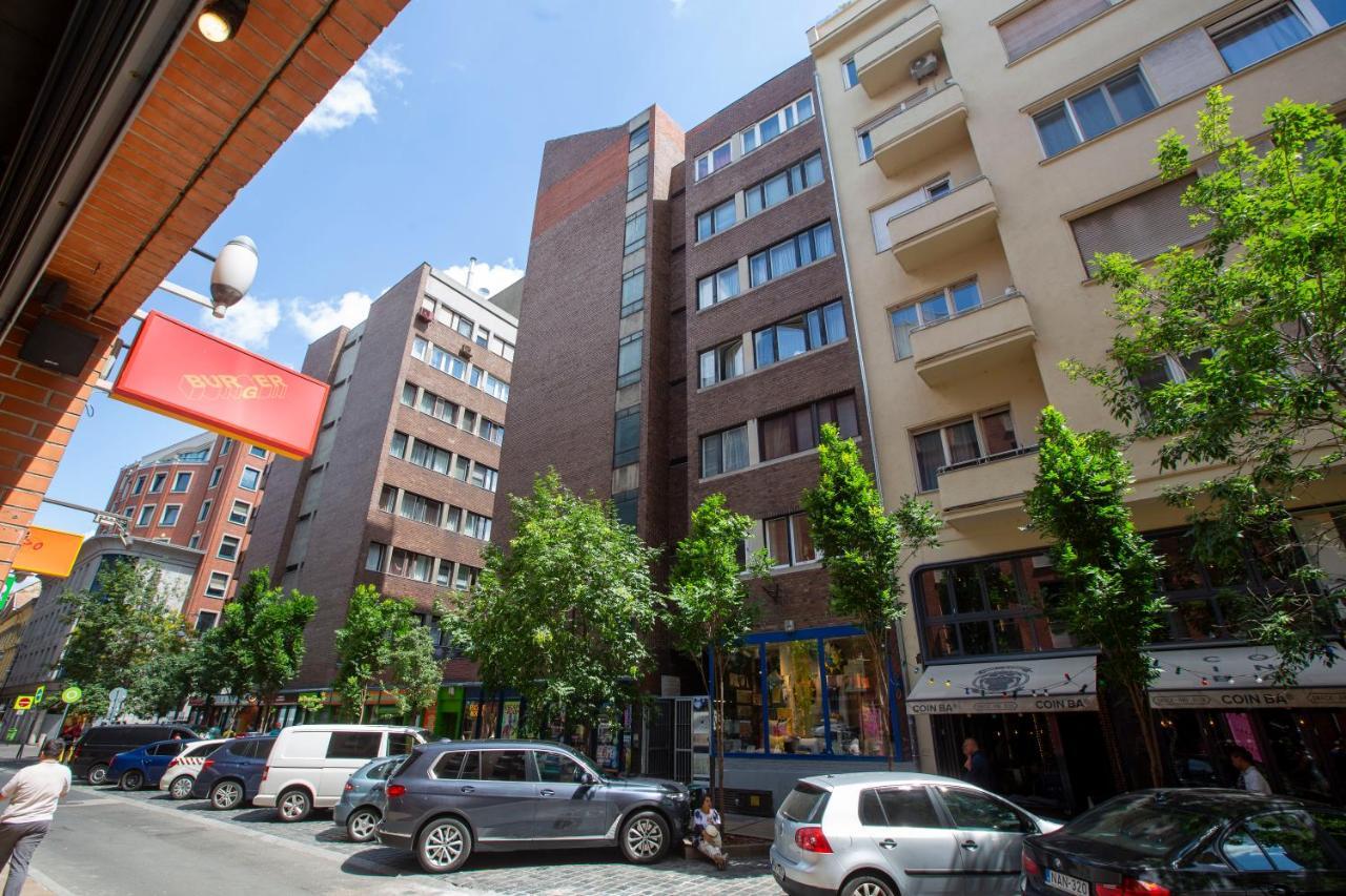 Stylish Quentin Apartment In The King Street Budapeste Exterior foto