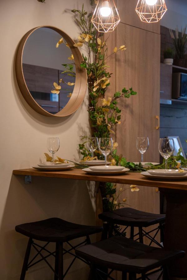 Stylish Quentin Apartment In The King Street Budapeste Exterior foto