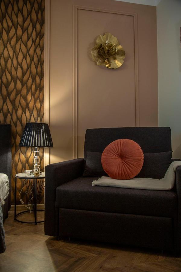 Stylish Quentin Apartment In The King Street Budapeste Exterior foto